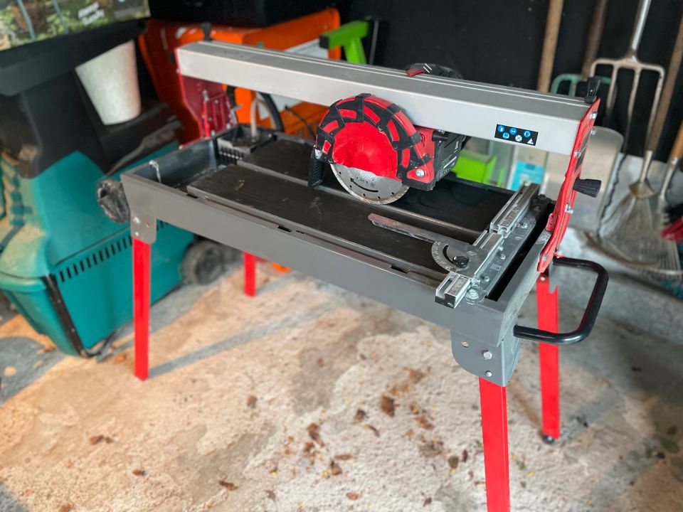 Fliesenschneidemaschine 1